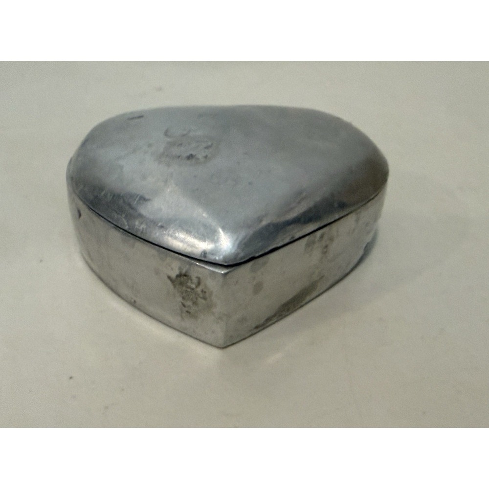 Vintage Heart Shaped Lided‎ Trinket Box Silver Tone
